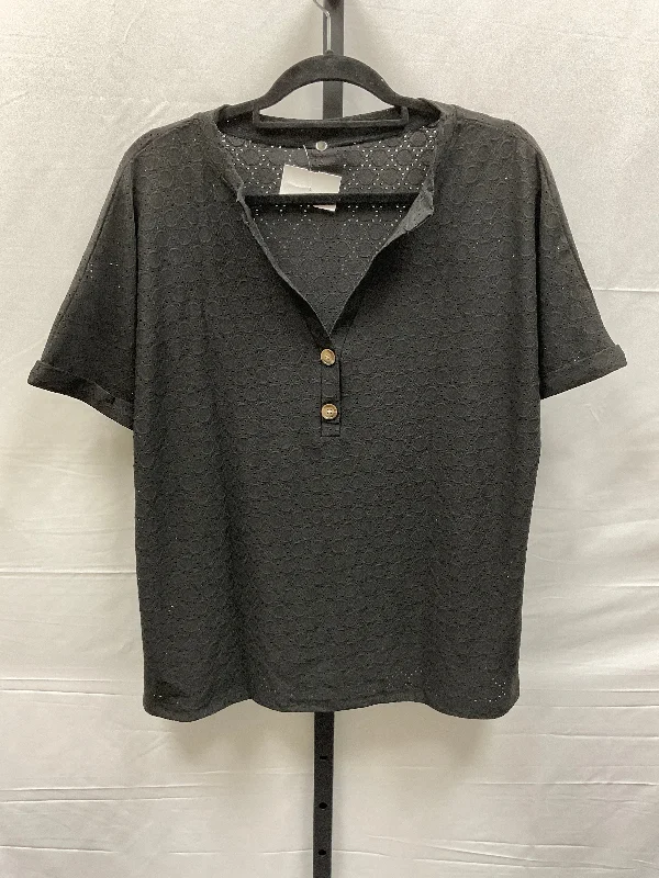 Sage green women's topsBlack Top Short Sleeve Clothes Mentor, Size Xl