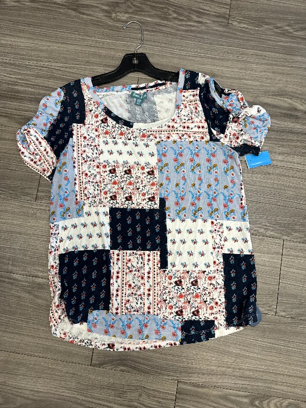 White women's topsTop Short Sleeve By Clothes Mentor  Size: M