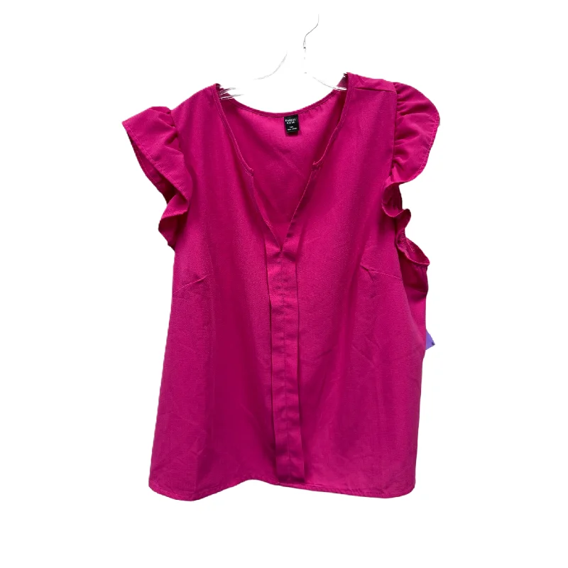 Statement women's topsTop Short Sleeve By EMERY ROSE  Size: 3x