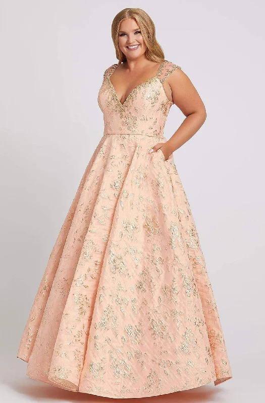 Plus-size dresses for womenMac Duggal 77728FSC