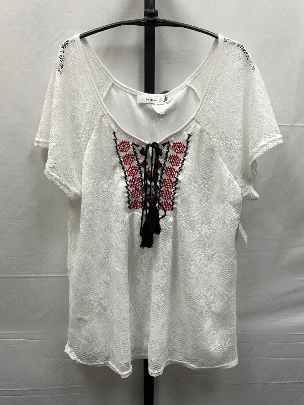 Maternity women's topsBlue & Red & White Top Short Sleeve Clothes Mentor, Size M