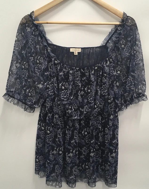 Burgundy women's topsTop Short Sleeve By Clothes Mentor  Size: M