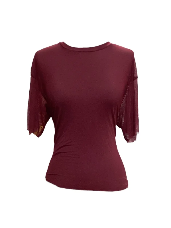 Elegant women's topsRed Top Short Sleeve Clothes Mentor, Size S
