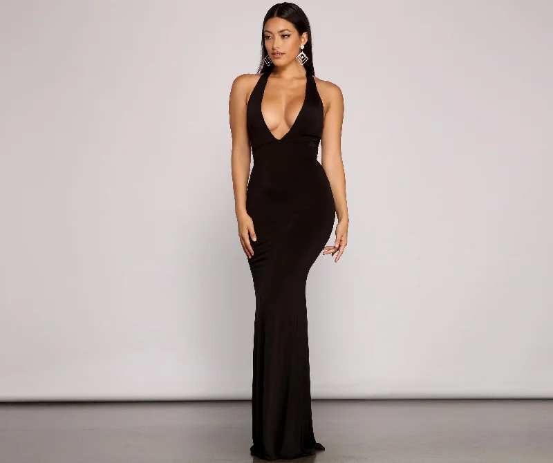 Layering dresses for versatile stylingKelsey Halter Stylish Lace-Up Mermaid Dress