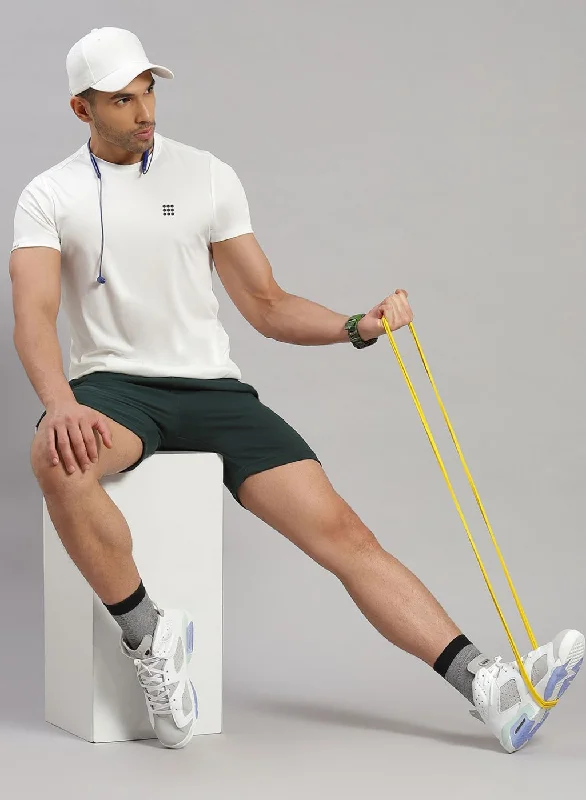short-sleeved shirts for men that are suitable for all body typesMen White Solid T-Shirt