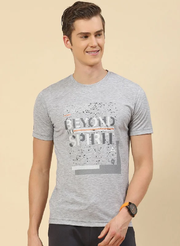 short-sleeved shirts for men with a tailored, slimming fitMen Grey Printed T-Shirt