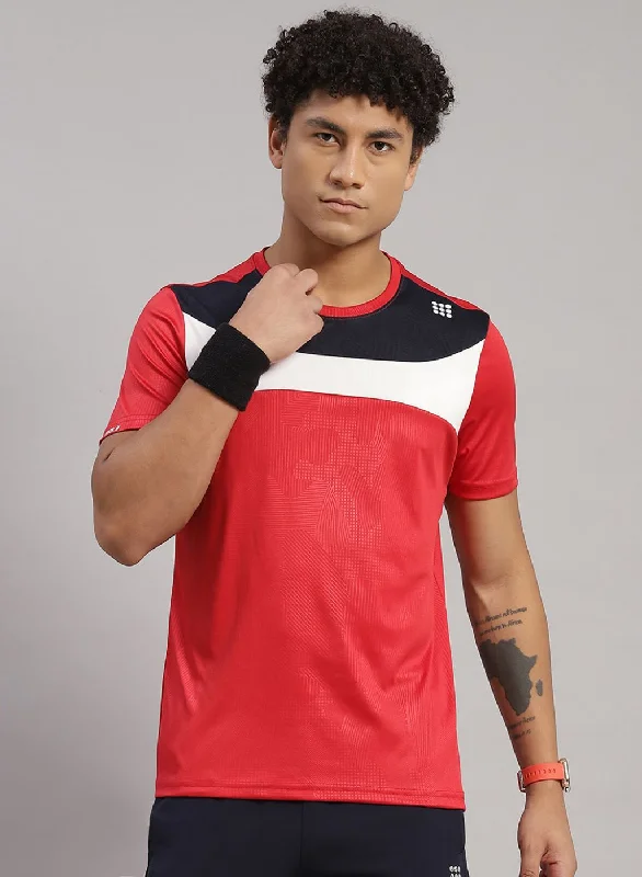 short-sleeved men's clothing made of organic cottonMen Red Solid T-Shirt