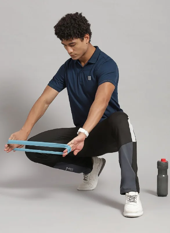 short-sleeved men's clothing that is versatile and easy to styleMen Blue Solid T-Shirt