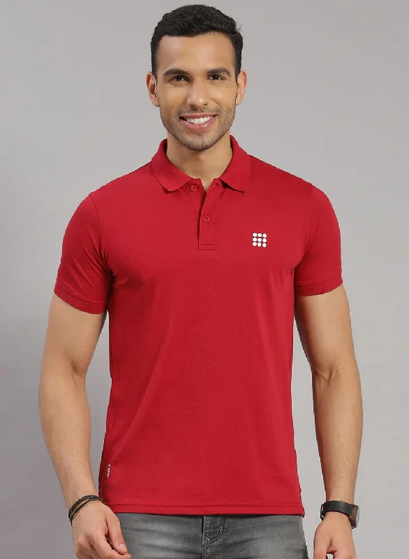upcoming trends in short-sleeved men's shirtsMen Maroon Solid T-Shirt