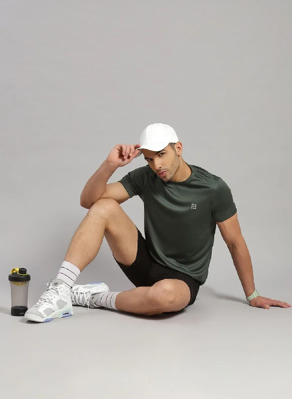designer short-sleeved shirts for menMen Olive Solid T-Shirt