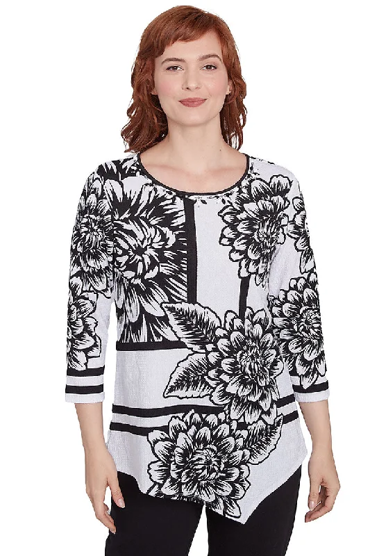 V-neck women's topsMonochrome Moment Beaded Neck Crinkle Blouse