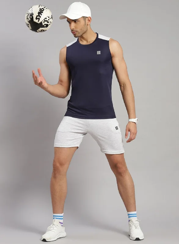 short-sleeved men's clothing that is machine washableMen NAvy Blue Solid T-Shirt