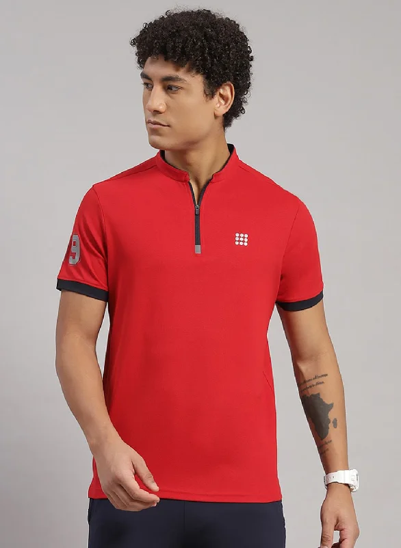 checked short-sleeved men's shirtsMen Red Solid T-Shirt