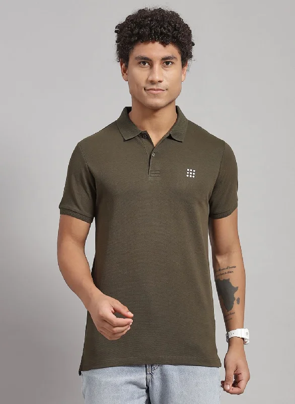 short-sleeved shirts for men that are moisture-wicking and quick-dryingMen Olive Solid T-Shirt
