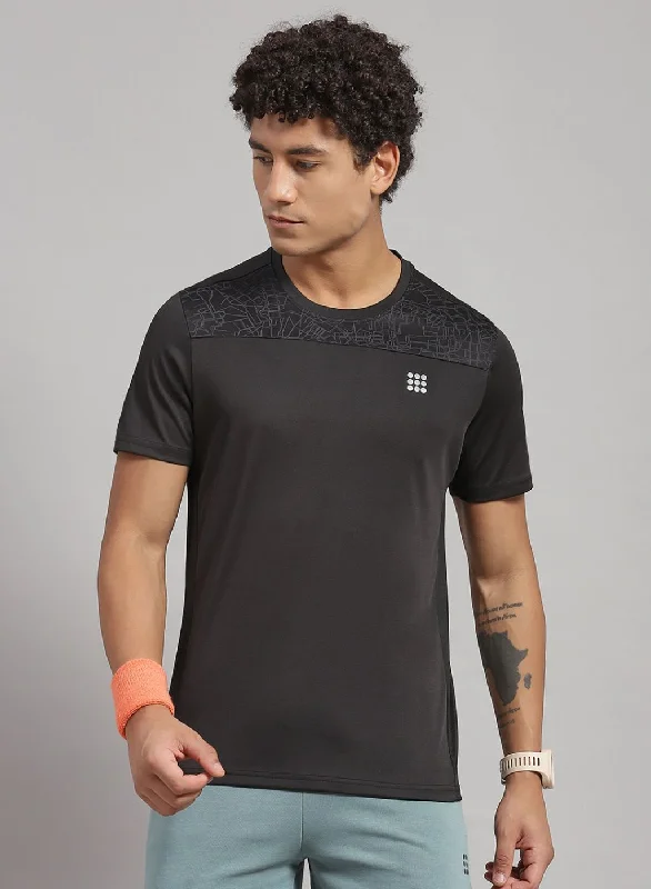short-sleeved men's tops with a spread collarMen Black Solid T-Shirt