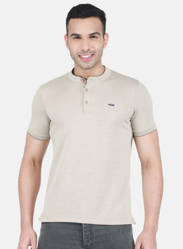 minimalist short-sleeved shirts for menMen Khaki Printed T-Shirt