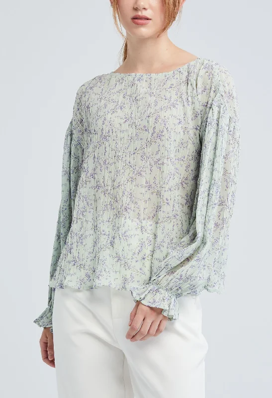 Moisture-wicking women's topsDitsy Floral Crimp Top