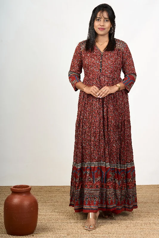 Round-neck dresses for womenTraditional Rust Cotton Women's Flared Kurtha with Intricate Patterns