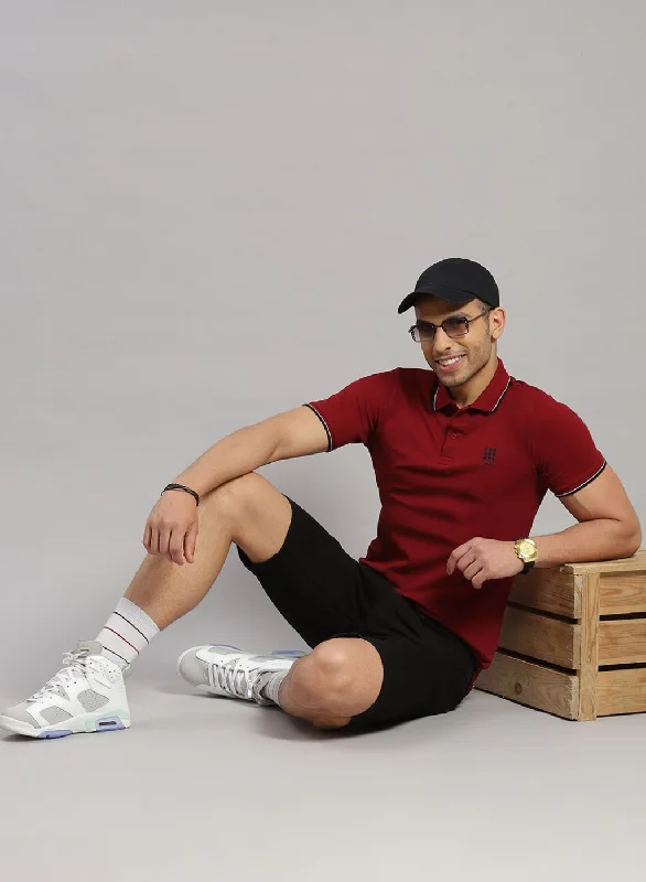 preserving the color of short-sleeved men's shirtsMen Maroon Solid T-Shirt