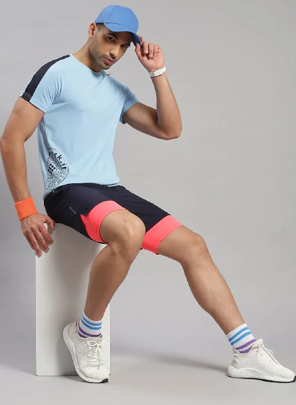 short-sleeved tops for men with a classic designMen Blue Solid T-Shirt