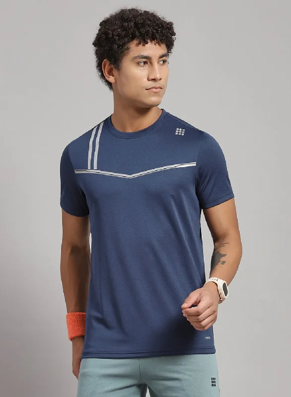 men's short-sleeved shirts with a modern twistMen Blue Solid T-Shirt