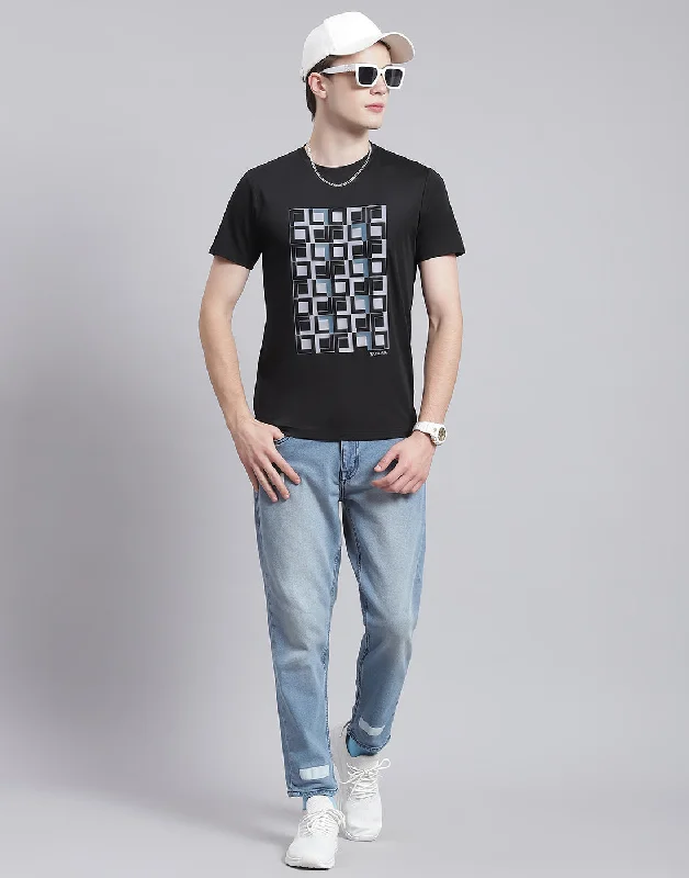 men's sports shirts for expert athletesMen Black Printed Round Neck Half Sleeve T-Shirt