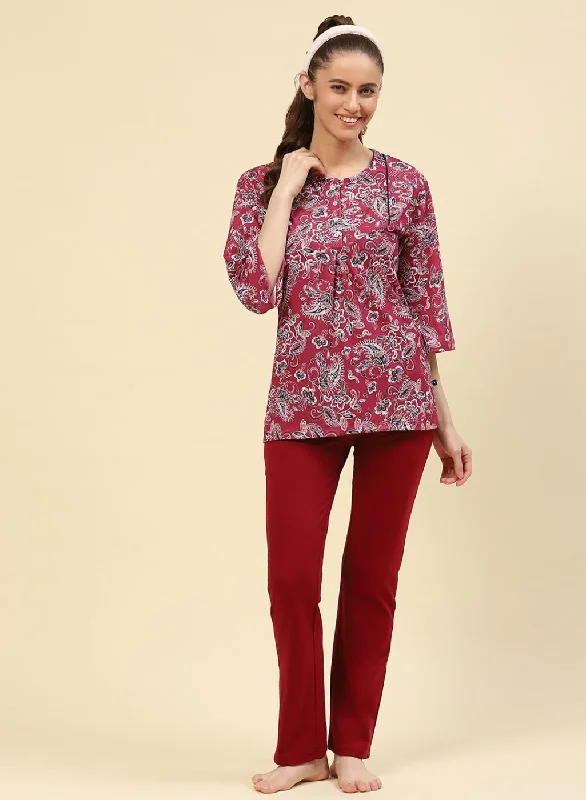 Pleated women's skirtsWomen Maroon Printed Lower Set