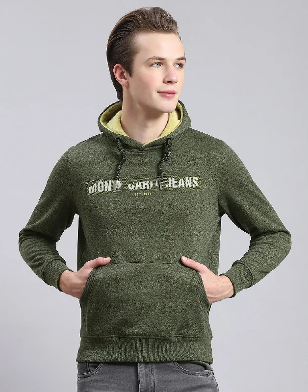 men's sports shirts for team sportsMen Green Solid Hooded Full Sleeve Sweatshirt