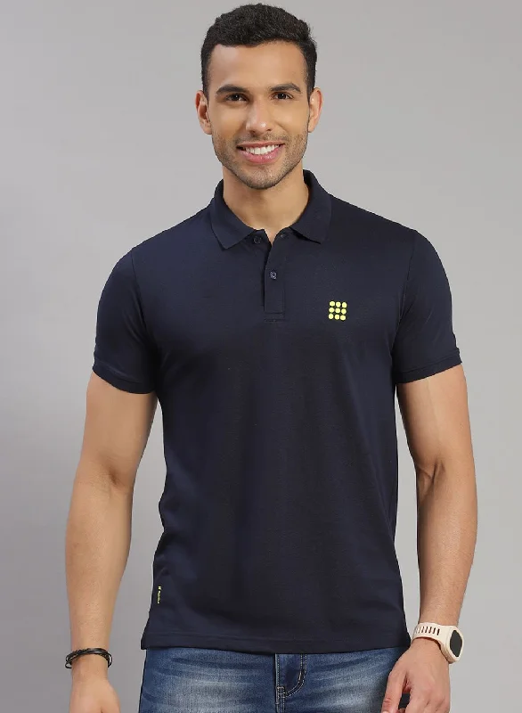 must-have short-sleeved shirts for men this seasonMen NAvy Blue Solid T-Shirt