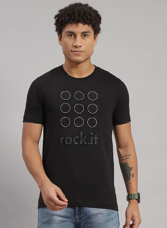loose-fit short-sleeved shirtsMen Black Printed T-Shirt