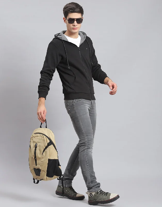 men's sports shirts for low-impact activitiesMen Black Solid Hooded Full Sleeve Reversible Sweatshirt