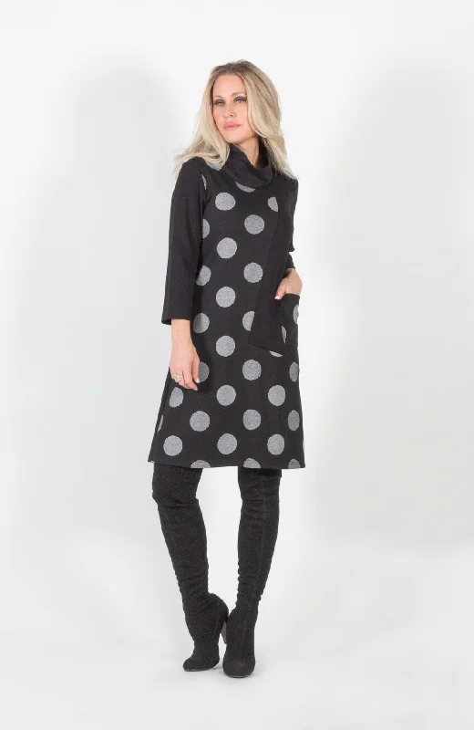 Earth-tone women's topsBlack Snow 3/4 Sleeve Dress